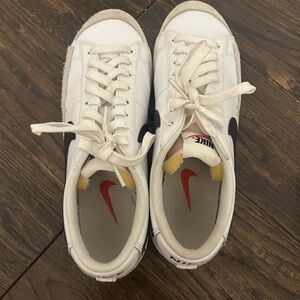 women’s low platform nike blazer
